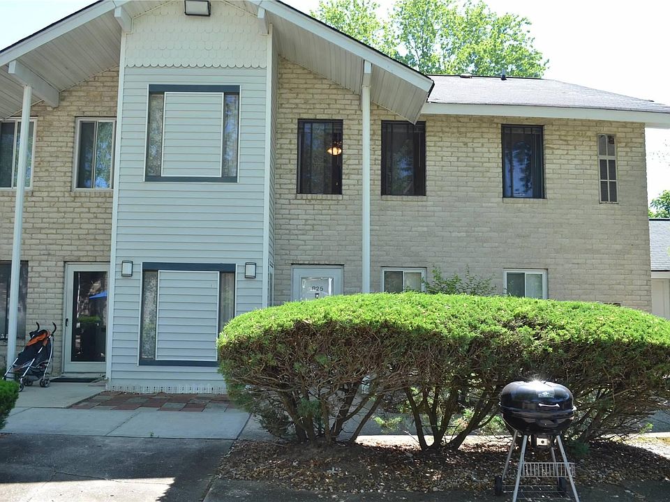 1st image of 26 Redwood Ct Unit 26
