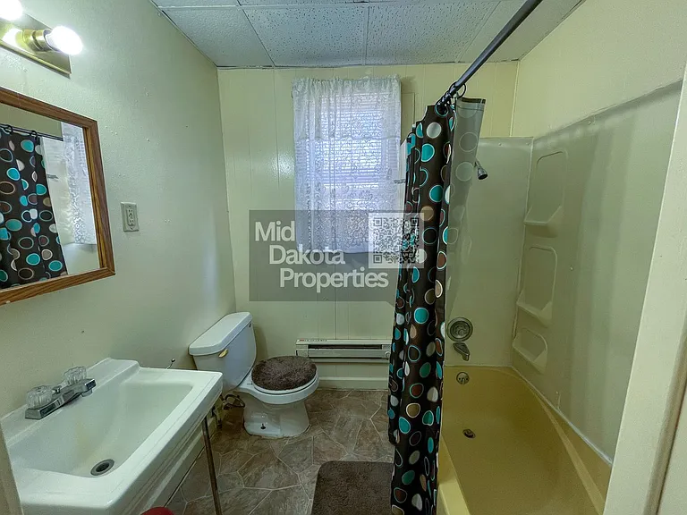 112 N Rowley St — Photo 8