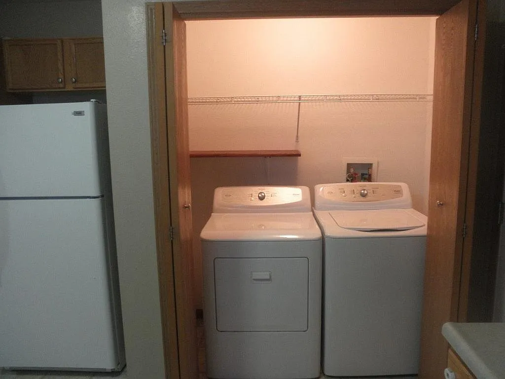 5 bed, 2.5 bath, 1765 sqft, $2,050 — Photo 4