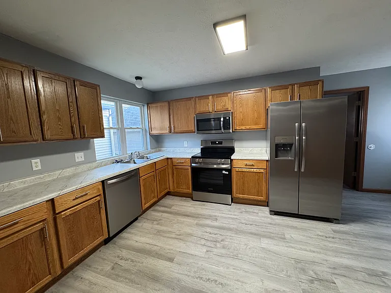 121 N Parker Ave — Photo 4