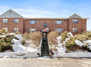 50 Spencer Rd APT 12L, Boxboro, MA 01719