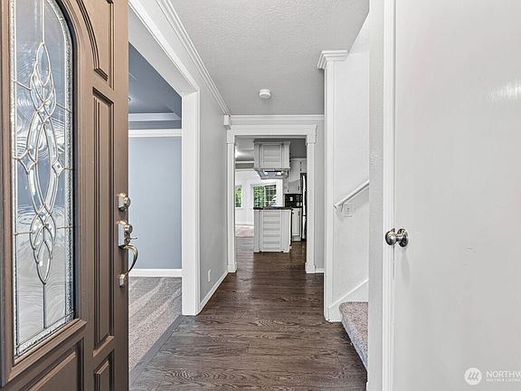 4th image of 11024 139th Street Ct E