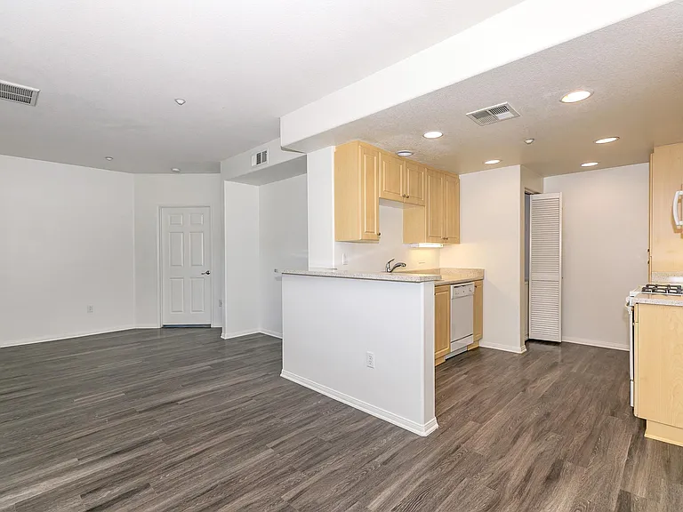 Arbor Lane Apartment Homes — Photo 11