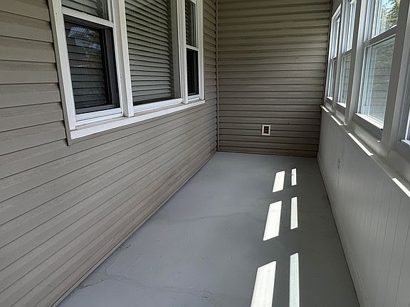 2nd image of 2245 Edgar Rd