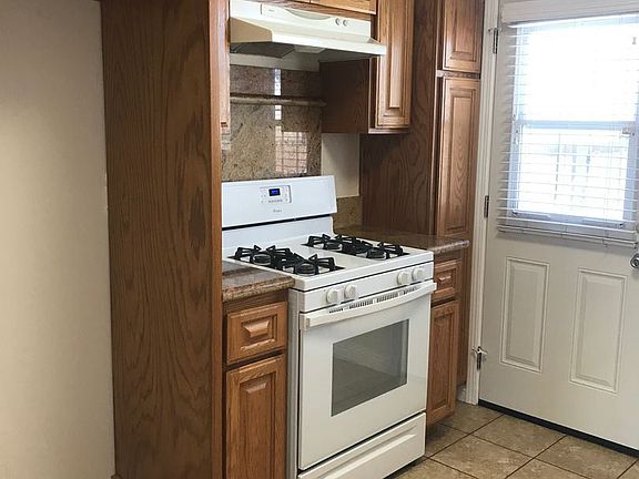 4th image of 14829 Helwig Ave