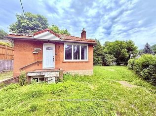 1 Lundy Ave, Toronto, ON M6S4S8