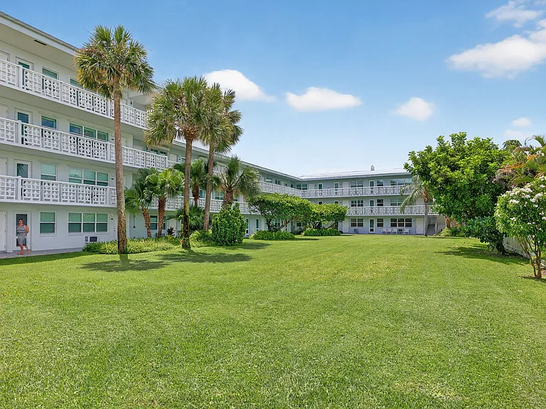 1850 S Ocean Dr #301 — Photo 14