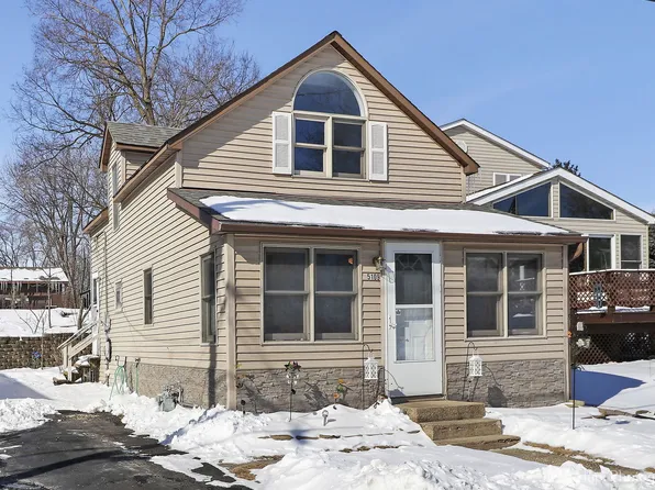 5109 N Leeside St, McHenry, IL 60050