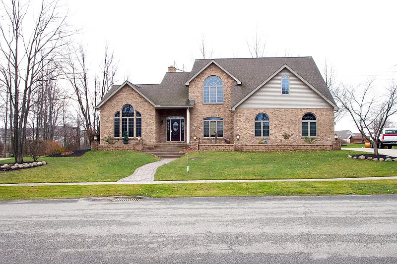 6146 Cobblestone Dr photo 1