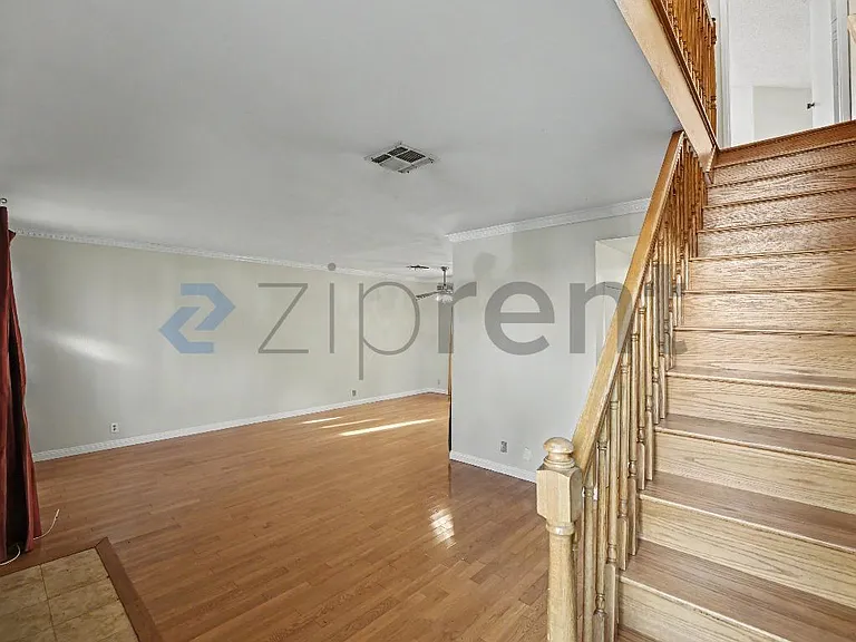 6801 Mammoth Ave #17 — Photo 2