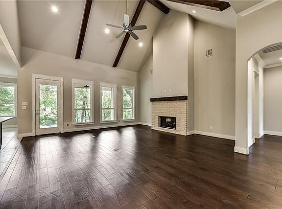 3rd image of 2406 Briarwood Cv