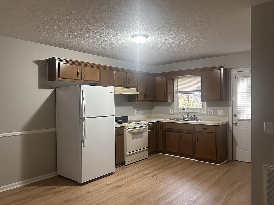 2nd image of 526 Hickory Rd