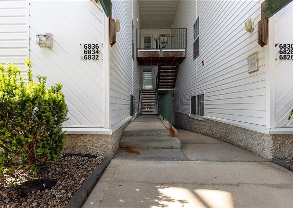 1st image of 6834 N Olive St