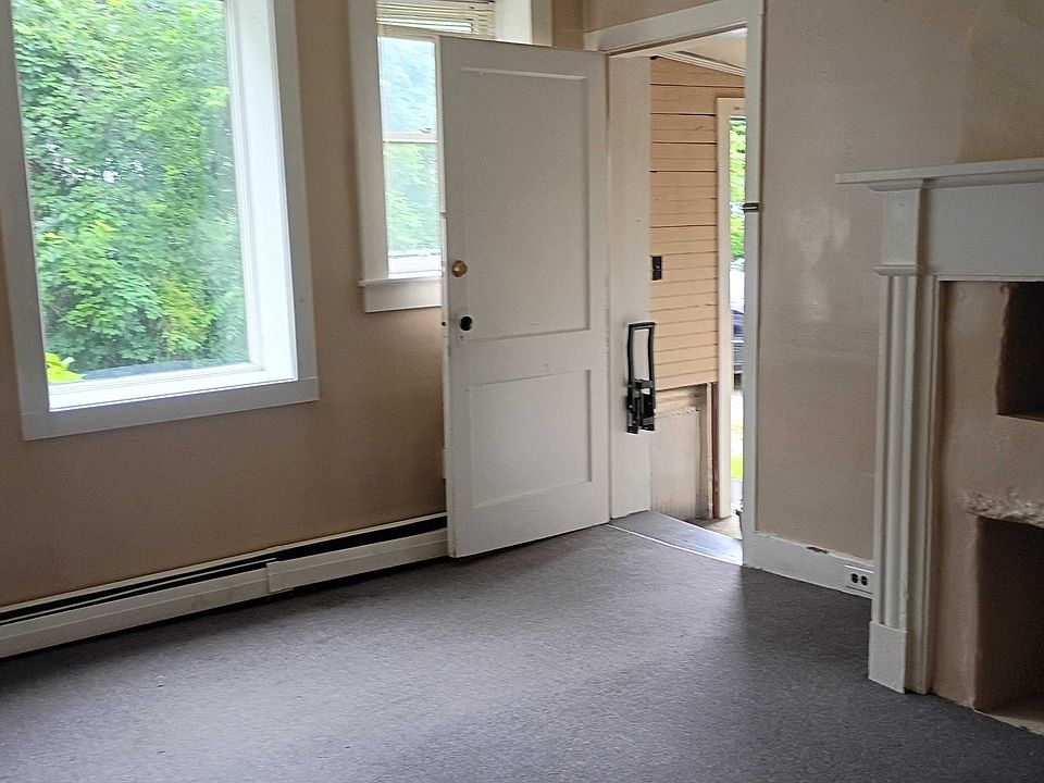 1st image of 9 Court St