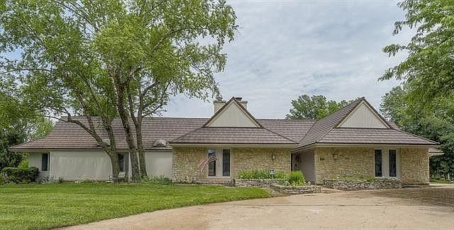 1st image of 3702 NE Beechwood Dr