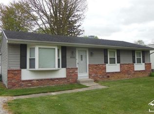 7832 Wiseman Rd, Lambertville, MI 48144