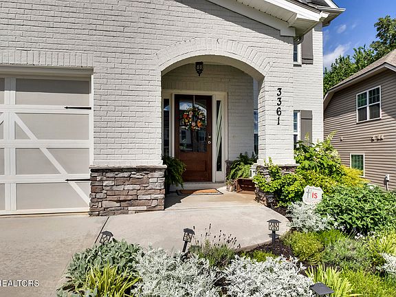 2nd image of 3361 Flagstaff Ln