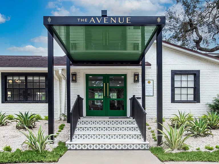 The Avenue Apartments — Photo 19