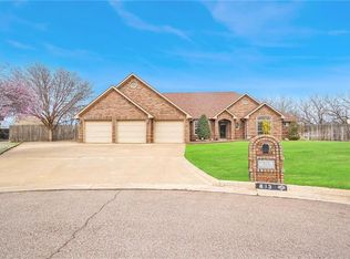 813 Queens Way, Altus, OK 73521