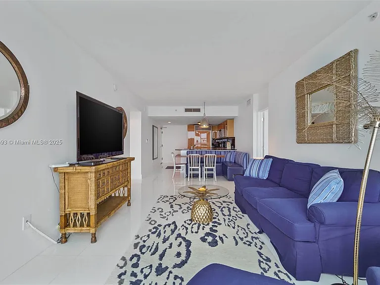 6801 Collins Ave #1204/1217 — Photo 16
