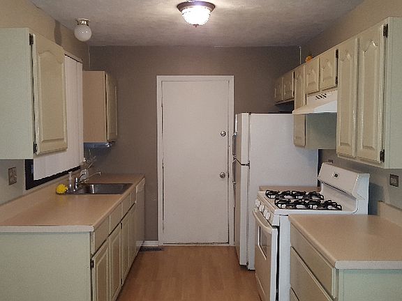 2nd image of 401 E Chippendale Dr