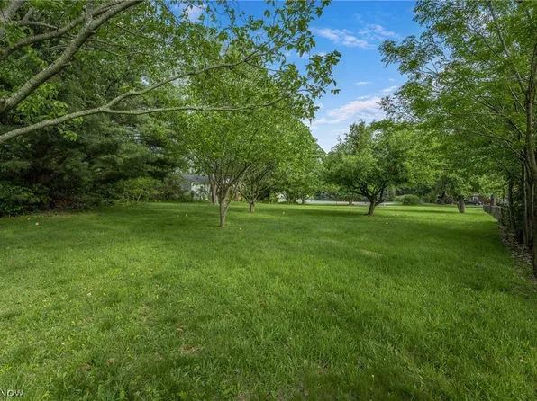 2607 Wise Rd, North Canton, OH 44720