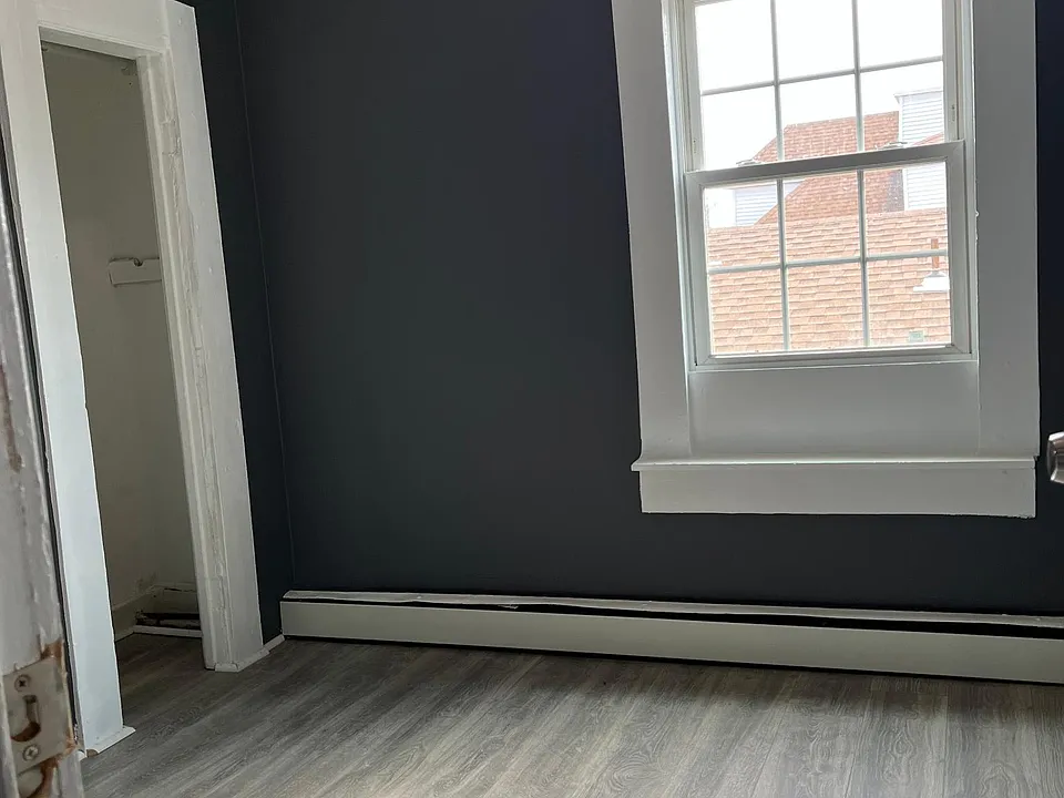 160 Oak St #5 — photo 4 of 6