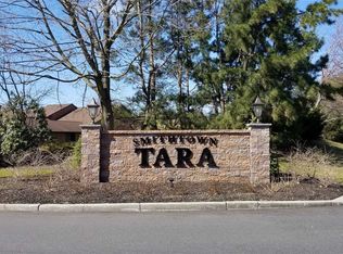 44 Ashley Cir, Commack, NY 11725