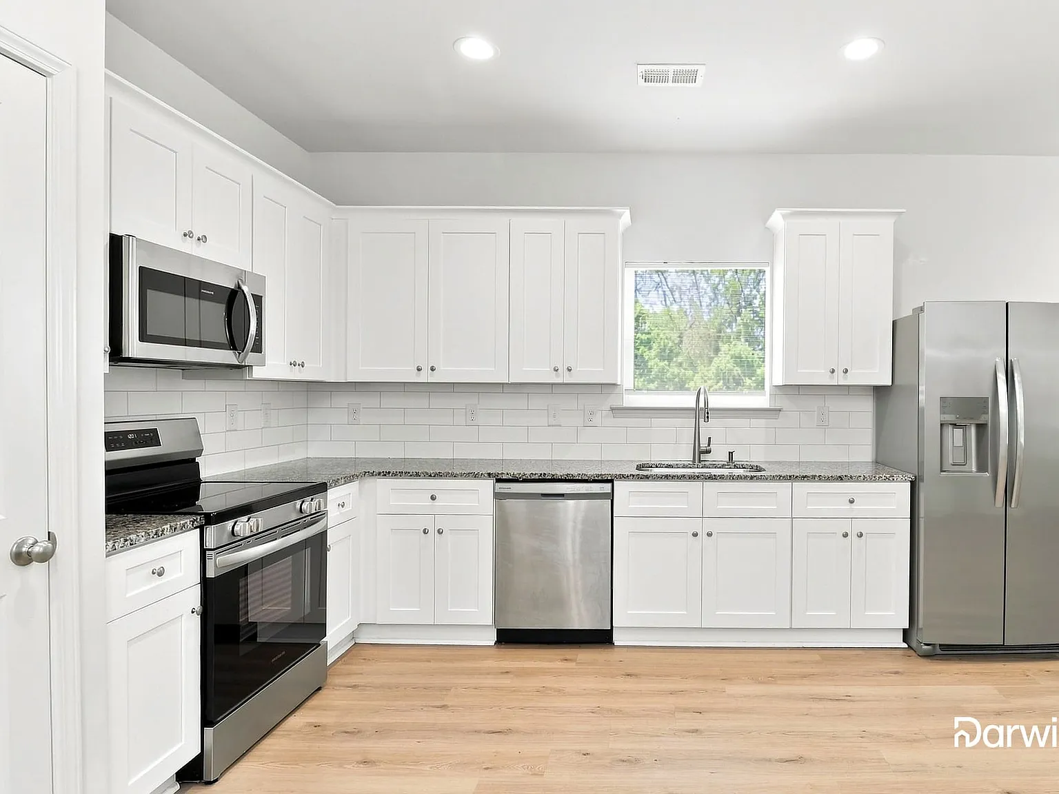 3 bed, 2.0 bath, 1190 sqft, $1,700 — Photo 4