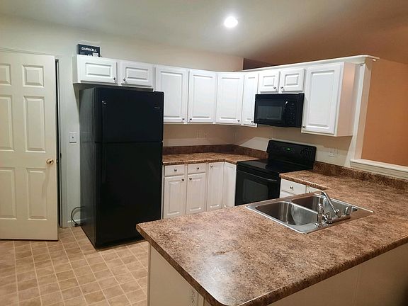 3rd image of 502 Yukon Dr
