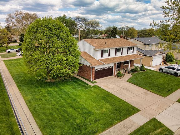 3rd image of 4021 Augustine Dr