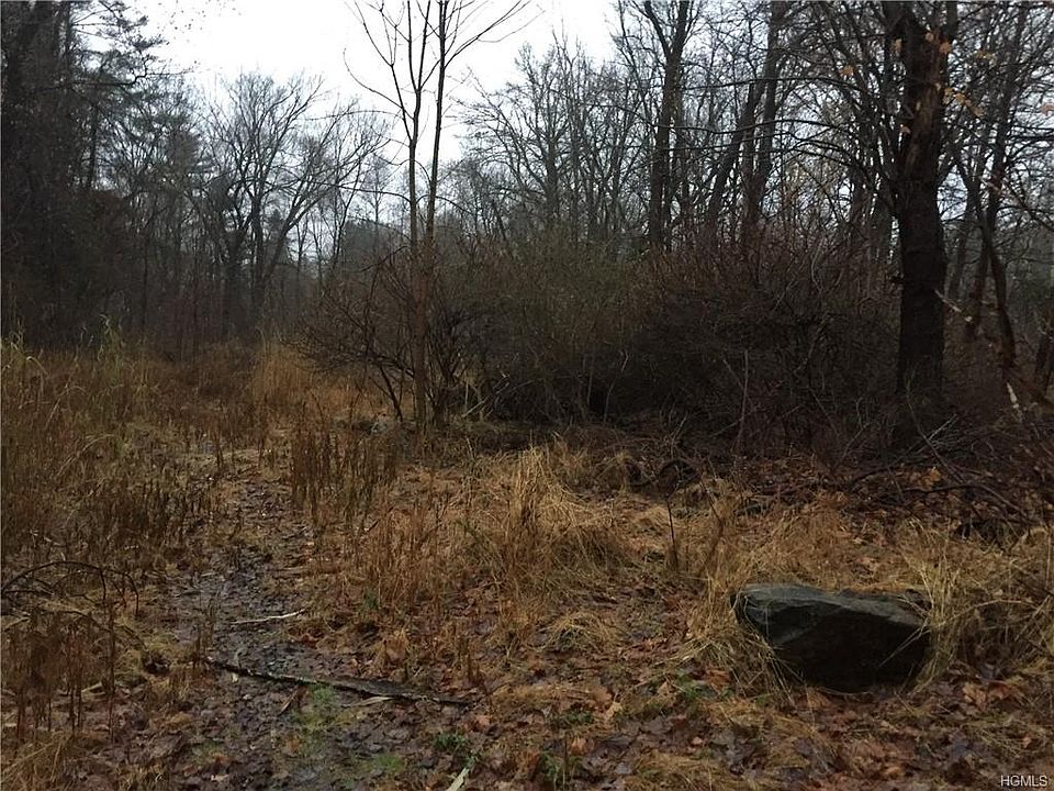 2nd image of 12 Commodore Rd