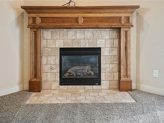 4th image of 713 Christian Ln