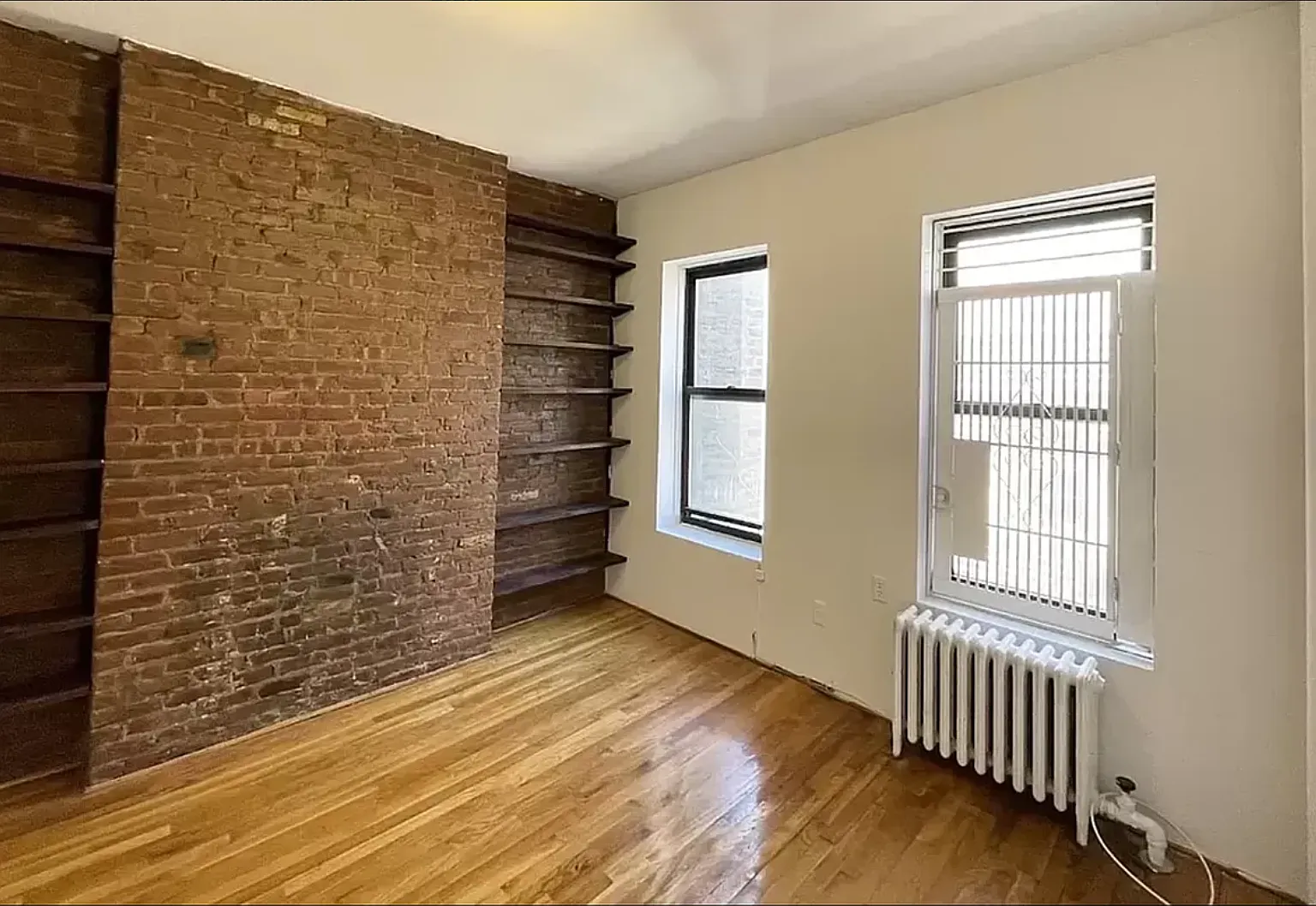 241 West 15th Street — Photo 1