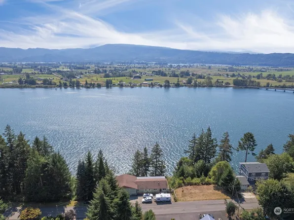 800 Columbia Street, Cathlamet, WA 98612