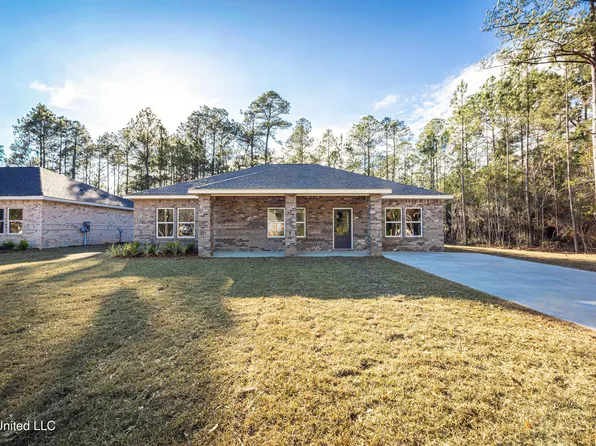 8319 Martin Bluff Rd, Gautier, MS 39553