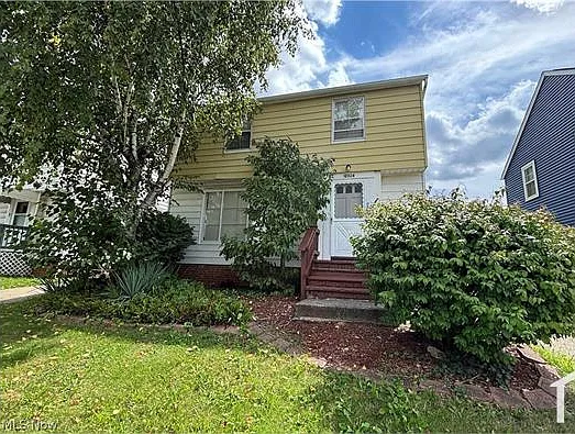 3 bed, $2,000 — Photo 1