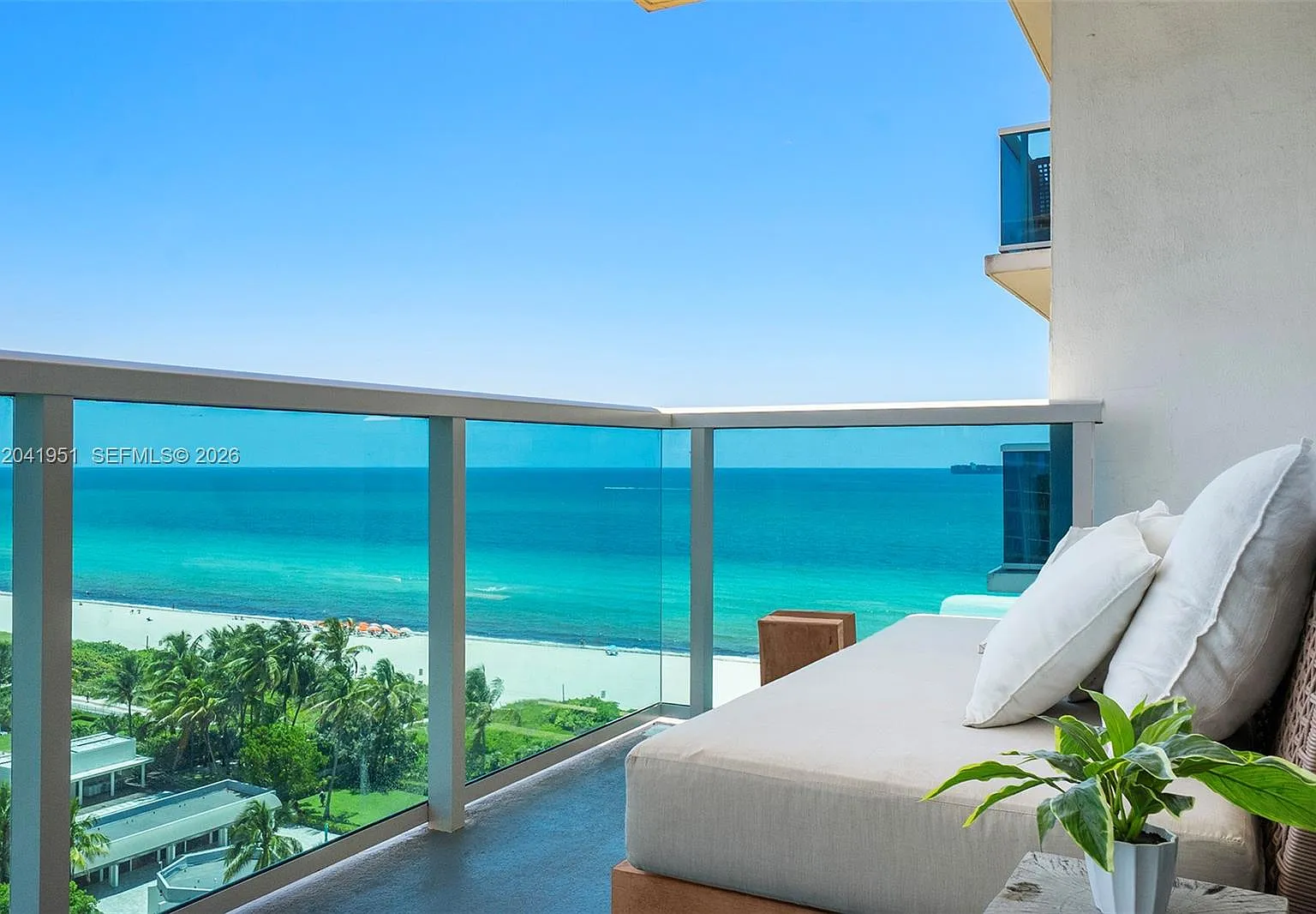 2399 Collins Avenue — Photo 2