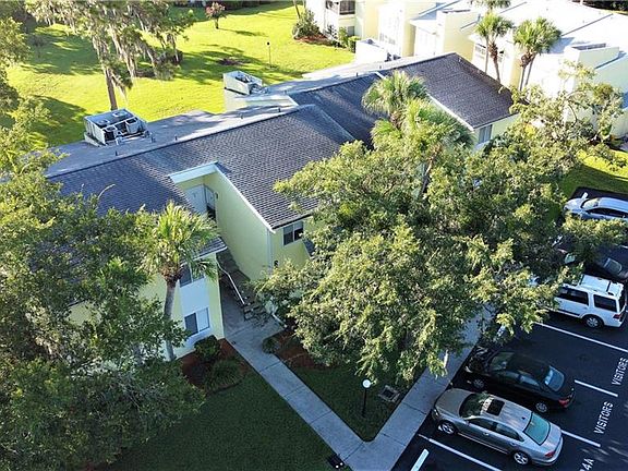 4th image of 582 Bahia Cir #B