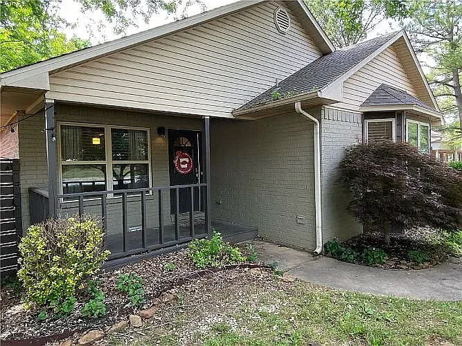 1863 N Hunters Rdg — Photo 19