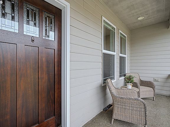 3rd image of 2352 NW Jefferson Way