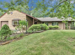 18 Woodward Rd, Manalapan, NJ 07726