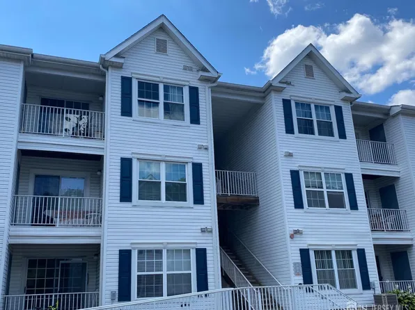 1514 Waterford Dr, Edison, NJ 08817