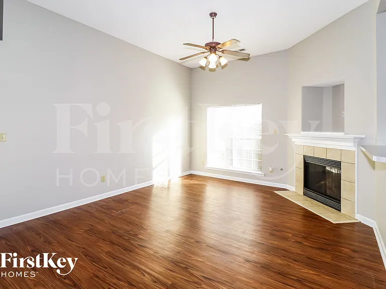 1411 Carlton Ridge Dr — Photo 5