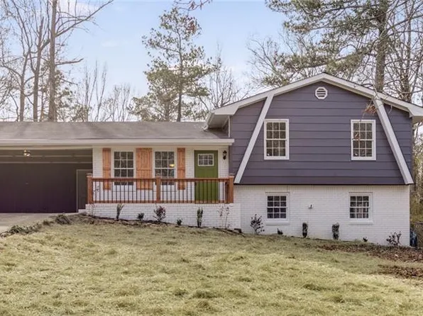 210 Pine Hill Dr, Carrollton, GA 30116