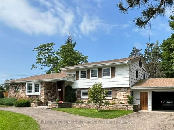 216 Brockville St, Smiths Falls, ON K7A 3Z4