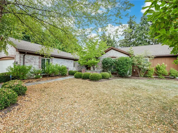 40 Tobey Brk, Pittsford, NY 14534