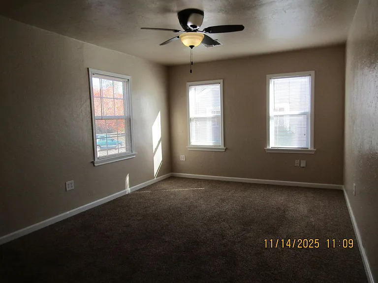 1206 NW Oak Ave — Photo 6