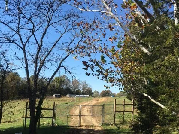 2720 Spotswood Ln, Fisherville, KY 40023