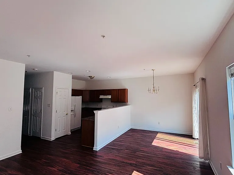 1011 King Way — Photo 28